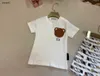 Luxus Kleinkind BodySuit Sommer Neugeborene Trailsuits Größe 66-100 cm rundes Nacken-T-Shirt und Buchstaben Logo gedruckte Shorts 24April
