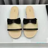 2024 Designer Sandals pour femmes Summer Summer Luxury Fashion Street Casual Flat Shoes Flat Shoes Women's Bow Two Slippers