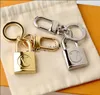 Designer Keychain Women V Letters Designers Keychain Wallet Top Llavero auto Key Chain Men Buckle sieraden Bloem Lock Keyring Keychains Lanyards Lanyards