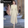 Robes décontractées Ilyboojun 2024 Summer Fashion Runway Femmes Hobe 3D Per perle en V Manches longues hautes Tempérament latérale de taille haute