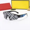 Polariserade solglasögon av hög kvalitet Maskformade solglasögon Lyxvarumärke Dekorerade Tinkle Frame Mens och Womens Sports Glasses UV400 Protection With Box