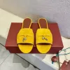 Designer Slippers Kleedschoenen schoenen Glides Summer Charm Sandalen Men Women Walk jurk Gentleman Loafers vrouwen mannen Suee Leather Hoge Hakken Maat 35-41