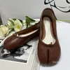 Sapatos casuais ippeum marrom dedo bate -papo de dedão de dedos mais tamanhos 44 mulheres bailarina Mary Janes Supotos de couro Zapato Mujer