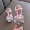 Ainyfu barns paljetter sandaler flickor söta båge strass prinsessor skor mode non-halp platta barn mjuka botten sandaler 240407