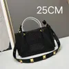 24SS Luxury Women's Designer Bag Tote Bag Women's Shoulder Purse flätad väska Läder Läder axelväska crossbody väska hög kvalitet nitad axelhandväska