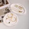 Boucles de bijoux blanc créatifs Boucons d'oreilles BIJECTAISS