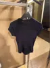 T-shirts pour femmes 2024 Été Black Femmes Slim Tshirt Slee à manches courtes Round Cold Casual Female Tee