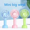 Elektriska fläktar A20 Handhållen fläkt USB-laddningsfläkt Mini Fan Student Gale Silent Three-S-justering Desk Table Fan med bas