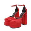 Dress Shoes High Performance Heels 2024 Summer Model Banquet Waterproof Platform Thick Women's One-line Buckle Sandals