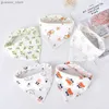 Bibs Burp Tissu 5 pièces / Lot Baby Bibs Triangular Double Cotton Bibs Cartoon Imprimé serviettes Salive Bébé garçons et filles Nourrissant les tabliers Cotton Bandana Bibs Y240412