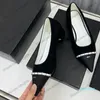 2024 Sandals Designer Pumps Hardware Matelasse Slipper Wedding Shoe for Woman