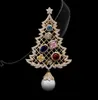 2022 Luxury Designer Pearl Brooch Christmas Tree Pin pour les femmes avec des bijoux de mode en zircone cubique Femme Nouvel An 5884970