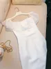Lässige Kleider französischer Stil gekräuseltes Offoulder-Party-Kleid Frauen 2024 Sommer Mode High-End Slim Fit White Shath Elegant Elegant