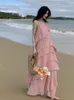 Sukienki swobodne 2024 Różowy marszczony pasek spaghetti wakacje długie sukienka dla kobiet elegancka szczupła moda urodziny wieczorne impreza prosta