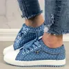 Chaussures décontractées Luxury Femmes Canvas 2024 Fashion Summer Lace Hollow Breathable Flat Shoe femme baskets Blancs Footwear 34