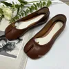Sapatos casuais ippeum marrom dedo bate -papo de dedão de dedos mais tamanhos 44 mulheres bailarina Mary Janes Supotos de couro Zapato Mujer