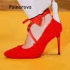 Sapatos de vestido bombas de dedo pontiagudas saltos finos de tornoziga cinta feminina Cordeiro de couro integral decoração de cartão raso inteiro bomba elegante