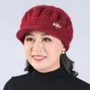 Visors 1pc Chapeaux de visière d'hiver pour femme épaisse plus courte courte en tricot Girls Automne Metal Embellish Hat solide chaud Bonnet décontracté