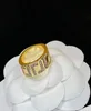 Fashion Gold Letter Ring Bague For Woman Proste osobowości miłośnicy ślubu Pierścień zaręczynowy Pierścienie zaręczynowe z pudełkiem NRJ3612319