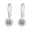 Moissanite S925 Sier Diamond Snowflake Earrings Womens Six Star High End Quality Earhook D Color 1 Carat Moissanite örhängen Kvinnor