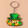 Keychains Creative Wood Clover Hat Keychain för St. Patrick's Day Shamrock Keyring Pendant Car Key Holder Handbag Decor Smyckespresent