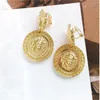 Nouveau exagération géométrique Gold Relief Lion Head Chandelier Boucles d'oreilles européennes et américaines Bijoux rétro et boucles d'oreilles pour femmes personnalisées AB129