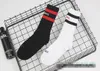 Vetements çoraplar erkek çoraplar genç hip hop stili beyaz siyah uzun çoraplar mektup nakış atletik bacak ısıtıcılar çizgili çoraplar 022200755