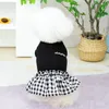 Vêtements pour chiens en noir et blanc à la mode noix de princesse printemps d'été