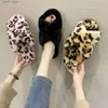 Pantofole ispessita pelliccia croce per donne 36-43 grandi caramelle a punta di piedi cotone H240412