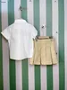 Lyxig babybanor Girls Summer Suit Kids Designer Kläder Storlek 100-160 cm Vikta spetshylsa Skjorta och Khaki färgkjol 24April