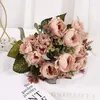 Flores decorativas que sostienen Peony Artificial Rose Boda Bouquet Silk Pink White Champagne Fiesta de nupcia Flor falsa