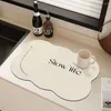 Alfombrillas de mesa Diatom Kitchen Plato de secado Anti-slip absorbente de vajilla que drena la forma del corazón impreso encimera de la vajilla