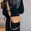 ハンドバッグ女性のための小さな革のサドルアームピットバッグ
