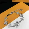 Advanced Bracelet Versatile High Beauty High Sense Fashionable and Trendy Couple Bracelet Luxury Designer Ladies Bracelet Gold Silver Fashion Letter Pendant