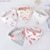 Bibs Burp Tissu 5 pièces / Lot Baby Bibs Triangular Double Cotton Bibs Cartoon Imprimé serviettes Salive Bébé garçons et filles Nourrissant les tabliers Cotton Bandana Bibs Y240412