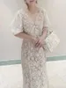 Sukienki swobodne feminino seksowny temperament koronki w szpic v-dół kobiety szczupły puff krótki rękaw elegancka szata fishtail 2024 Summer Japan vestidos