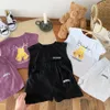 Çocuk Giysileri Setleri Toddler Kısa Kollu T-Shirts Şort Karikatür Yaz Mektubu Baskılı Tshirts Pantolon Erkek Çocuklar Çocuklar Gençlik İki Parça Takım