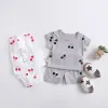 Shorts 2 stks pasgeboren baby babymeisje kleren set round nek kersen bedrukte tops +shorts outfit kledingpak kinderjongen kleren zomer