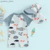 Pieces 9M-5T Toddler Boys Guard Guard Swimwear Fish Fish Stampa a maniche corta Survi da bagno con cerniera frontale con cappello da nuoto Y240412