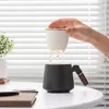 Muggar kinesiska keramik med lock och trähandtag av te -vattenseparation Filtrering Cup Home Office Supplies Gift Mug