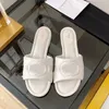 Neue Luxurys Kanal Sandal Flat Sexy Slide Casual Männer Outdoor Echtes Leder Travel Sliders Pool Beach Schwarzer Loafer Designer Schuhe Lady Summer Sunny Sandale Womens