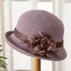 Rullad Brim Flower Decor Sun Hat Vintage Crochet Breattable Women Basin Hat Justerbar fedora blommig liten grim rullad kant cap 240401