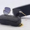 Solglasögon Band Classic Brand Retro Solglasögon Luxur Designer Eyewear Metal Frame Designers Sun Glasses Woman AJ Grant Gafa de Sol Classmate Kerst med Box