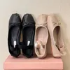 MIUI Ballet Flat Shoes Chaussures Unisexe Bow Silk Shoes Ballerina Dance Chaussures décontractées Fashion Luxury Famous Designer Dress Chaussures Classiques Yoga Chaussures de haute qualité