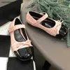 Nowe buty dla dzieci dziewczynki trampki błyszczące patent na stóp czapkę but księżniczki Rozmiar 26-35, w tym pudełko na buty Baby Flat Buty 24 kwietnia