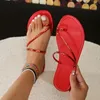 Slippers Summer Женские римские модельер-дизайнер плоские сандалии латекс мягкие туфли женская дышащая пляжная шлепанцы