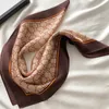 Women Scarf Brand Wrap Head Scarfs Square Silk Twill Pashmina Scarves Shawl Pleated Birthday Present Enkel att matcha mjuk beröringsstorlek 50*50 cm