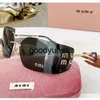 MIUI SUN SUNGASSES LUXURY MĘŻCZYZN MĘŻCZYZN KWADANE O KADŁO OUN SUNGASSES UNISEX Designer Goggles Beach Vintage Rames Luksus Design Uv400 with Case