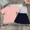 Populaires de survêtement pour bébé 3D Imprimerie florale Girls Dress Suit Kids Designer Clother Taille 100-150 cm T-shirt et jupe plissée kaki 24april