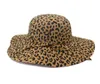 Druk lamparta o dużej brzegi Feil Kaputa Wome Fedora Hats Fascynators Fascynators dla kobiet Elegancka czapka Słońca Chapeau8510201